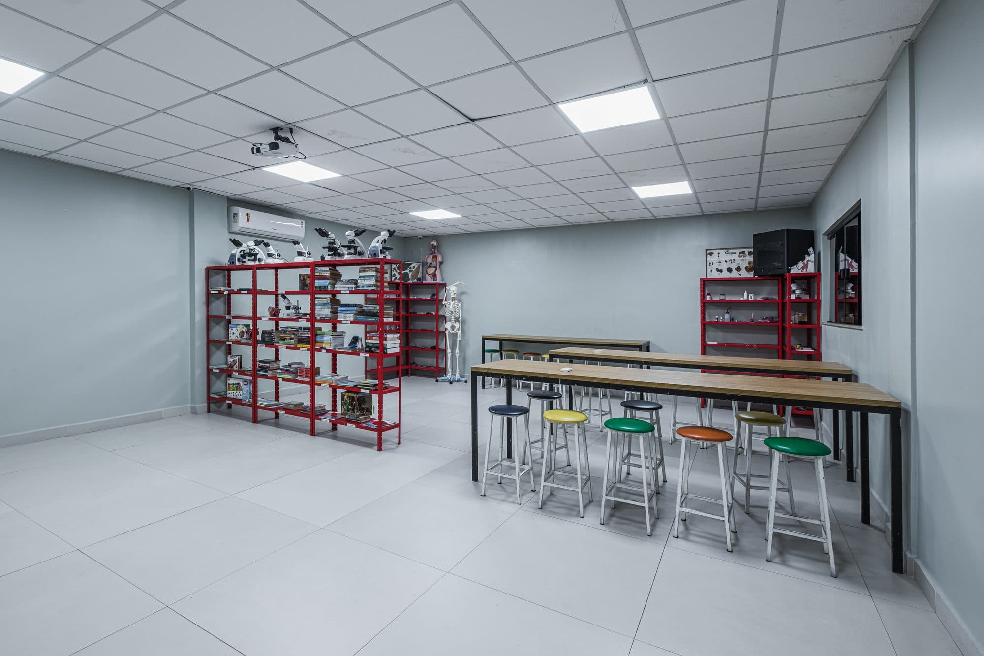 Laboratório de ciências e tecnologia do Finama